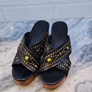 FRYE Fiona Blavk Gold Studded Playform Sandal 7.5